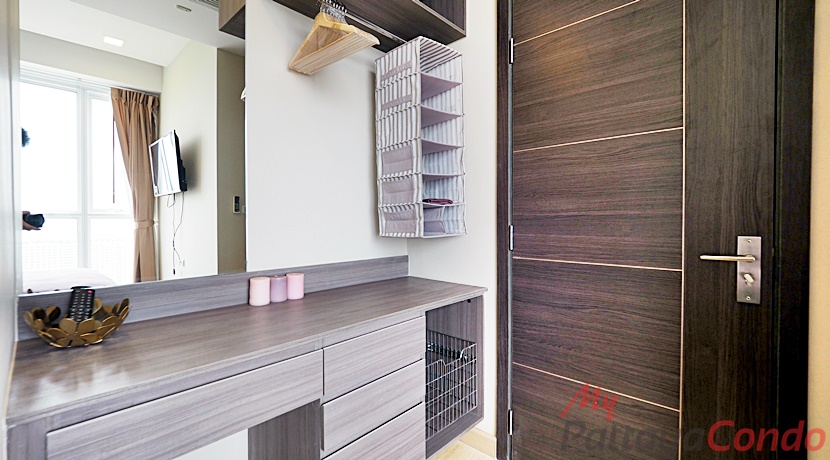 Cetus Beachfront Condo Pattaya For Sale - CETUS09-19
