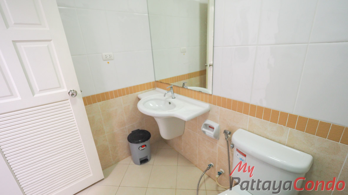Chokchai Village 7 Townhouse Pattaya For Sale - HECCV701-10