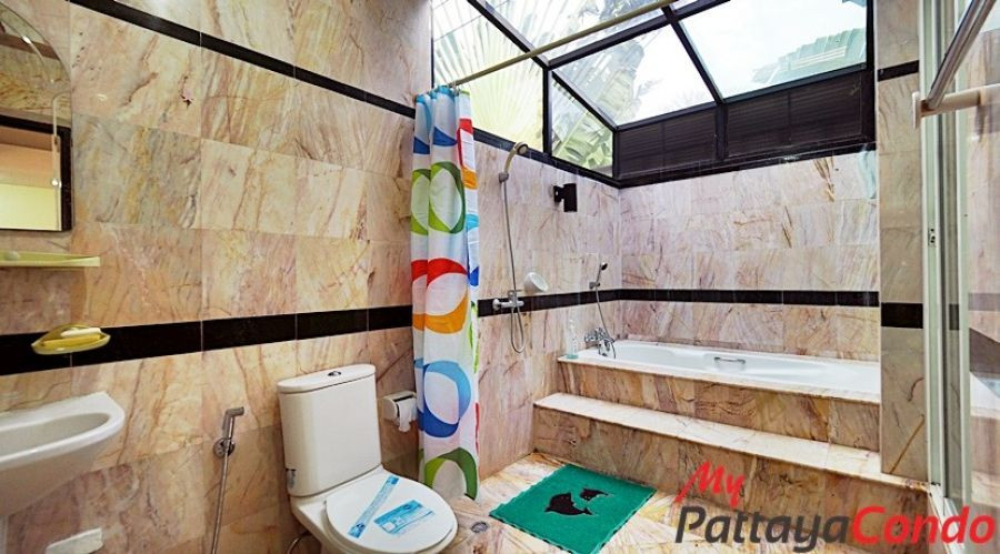 Paradise Villa 3 Village East Pattaya House For Sale - HEPRV301-10