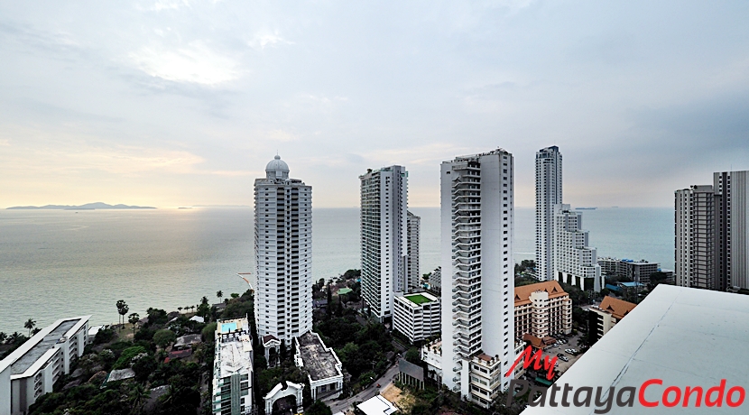 Riviera Wong Amat Condo For Sale - RW09