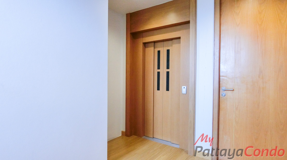 Sandbox Beachfront Villa East Pattaya Townhouse For Sale - HESB01-16