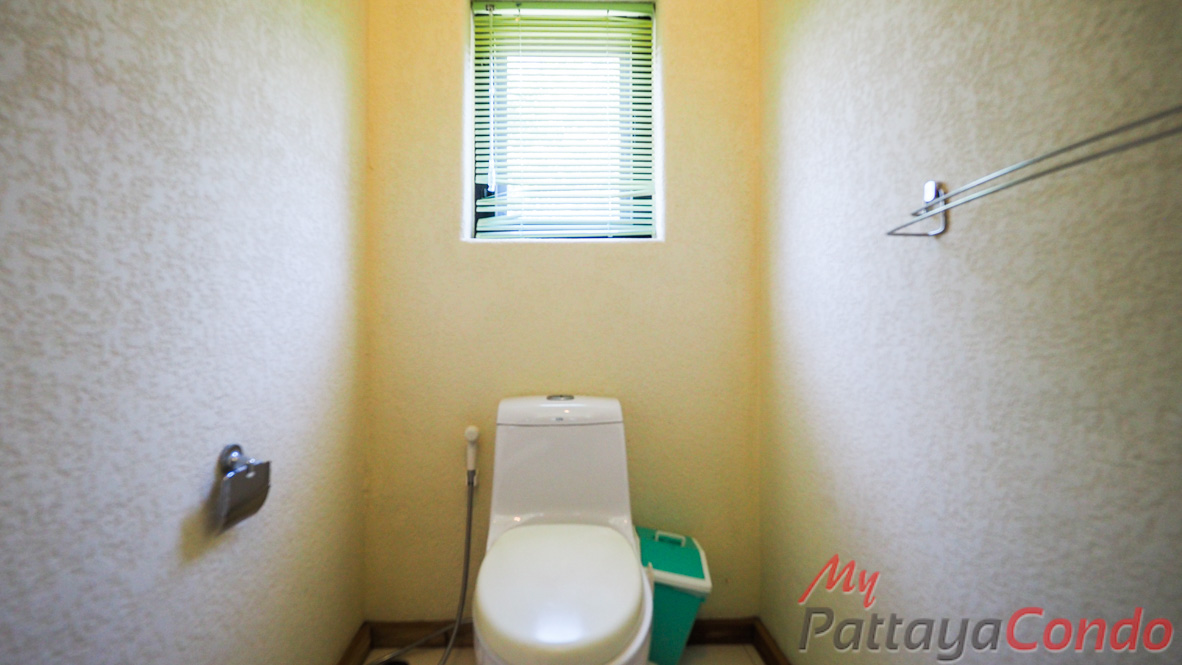 Santa Maria East Pattaya Townhouse For Sale - HESM03-19