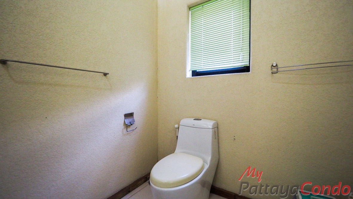 Santa Maria East Pattaya Townhouse For Sale - HESM03-26