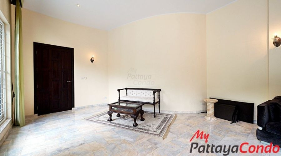 Thaily Wood Village East Pattaya Pool Villa For Sale - HETW01-22
