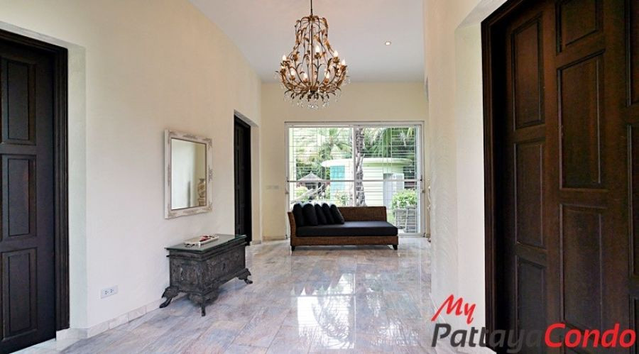 Thaily Wood Village East Pattaya Pool Villa For Sale - HETW01-2