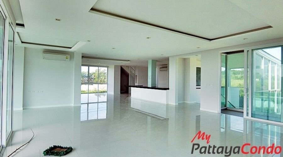 The Grand Paradise Villa East Pattaya Pool Villa For Sale - HEGPV01