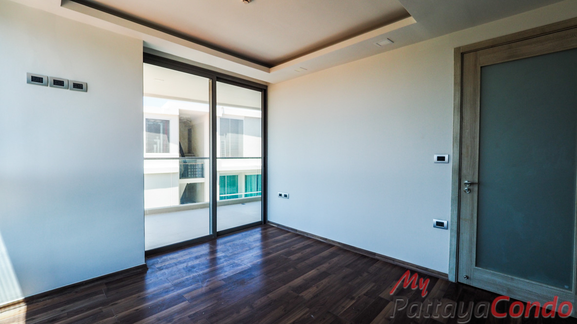 The Peak Towers Pattaya Condo For Sale - PEAKT60-12