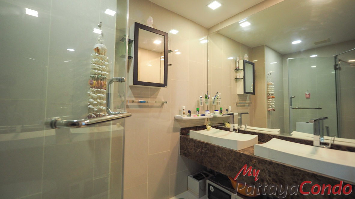 The Peak Towers Pattaya Condo For Sale - PEAKT75