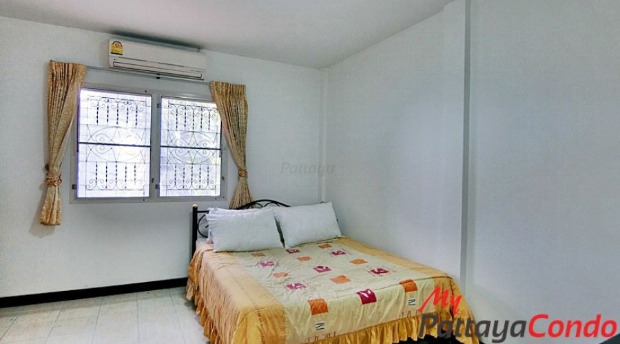 Sub Sombat Village Central Pattaya Townhouse For Sale - HCSS03-8