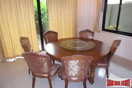 Spacious homes with private swimming pool in good residential area-4
