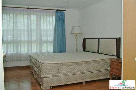 Baan Siri Sukhumvit 13 | Nice Three Bedroom Condo for a Good Price at Asoke BTS-6