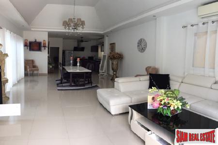 Three Bedroom Pool Villa Located in a Private Estate in Rawai-1