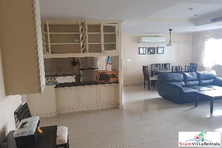 Witthayu Complex | Large Two Bedroom Condo near BTS Phloen Chit
