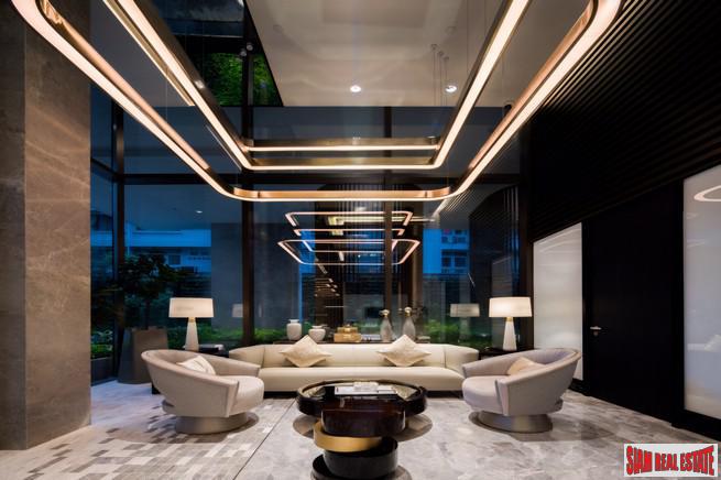 Newly Completed Ultra Luxury High-Rise Condo at Chidlom in the Pathumwan Area -Discount and Rental Guarantee 5% for 2 Years! 2 Bed Units