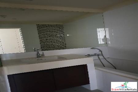 All Seasons Mansion | Spacious and Convenient Two Bedroom Condo for Rent in Lumphini