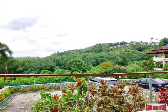 Layan Garden | Luxurious Three Bedroom Condo with Pool Access for Rent