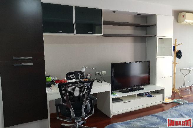 Sukhumvit City Resort Condo | Bright and Sunny Two Bedroom for Rent with Garden Views on Sukhumvit 11-14