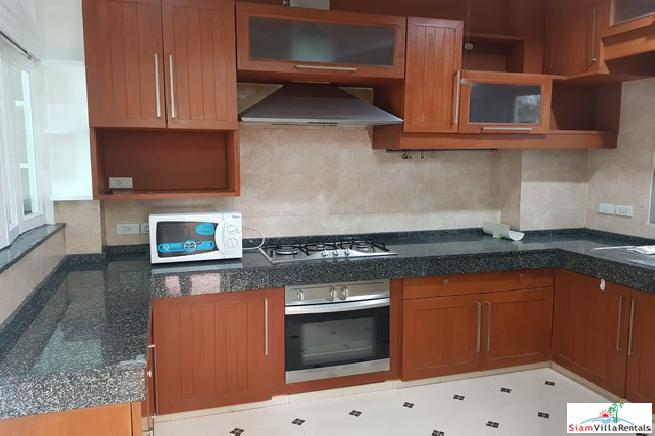 Single Three Storey Family House for Rent in Nana-2