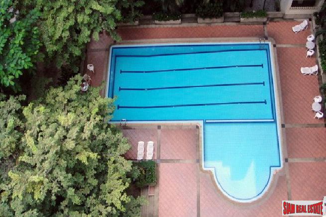 Saranjai Mansion | Large One Bedroom with Balcony and Pool View for Rent on Sukhumvit 6, Bangkok-2
