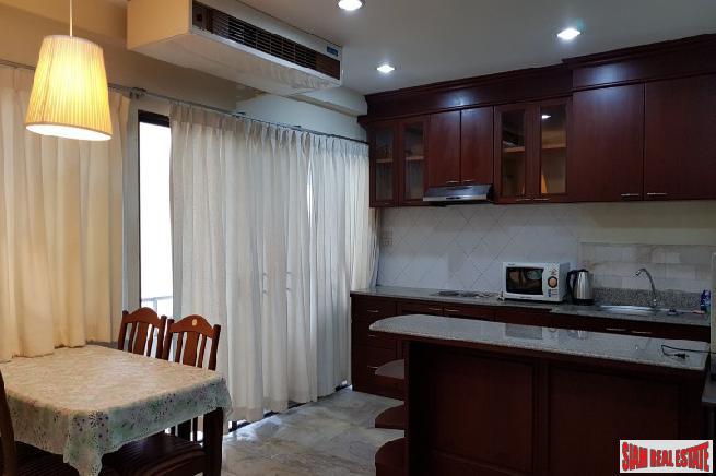 Saranjai Mansion | Large One Bedroom with Balcony and Pool View for Rent on Sukhumvit 6, Bangkok