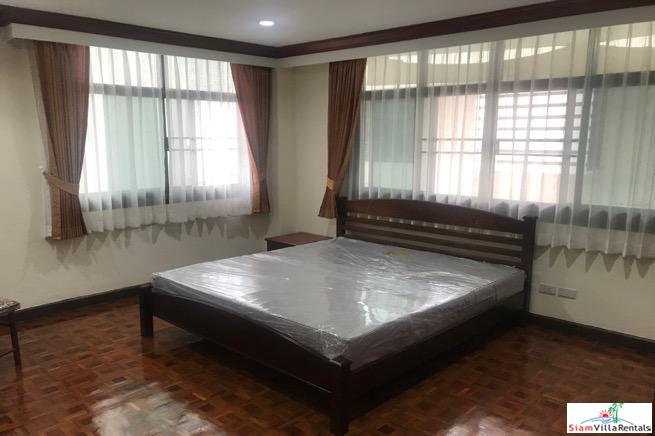 Rishi Court | Spacious 3 Bedroom, 3 Bath Apartment in Convenient Location Between Asoke & Nana BTS-15