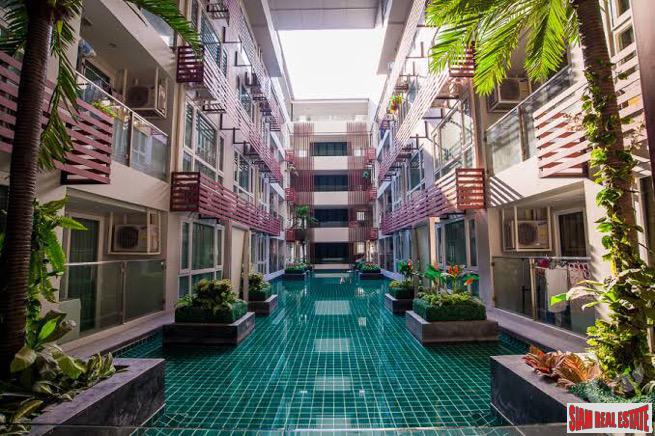15 Sukhumvit Residences | Comfortable One Bedroom Condo with Pool Views and Great Facilities in Nana