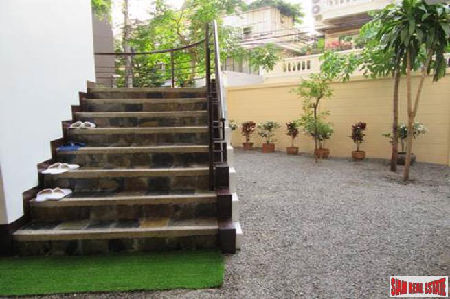 Large Four Storey House Suitable for Living and Office Space in Phrom Phong-6