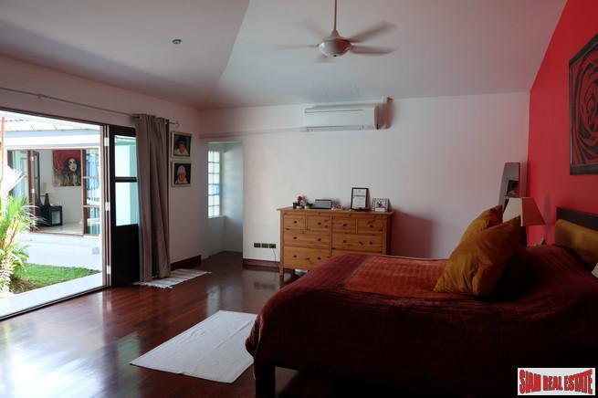 Loch Palm Cove | Large Courtyard Design Three Bedroom Pool Villa for Rent