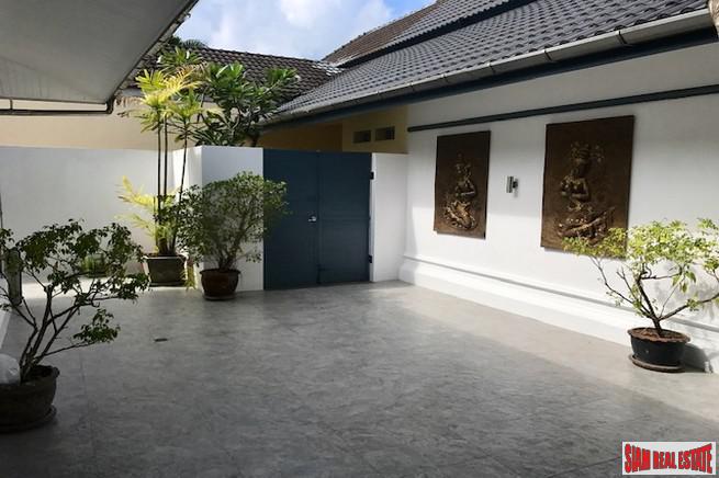 Loch Palm Cove | Large Courtyard Design Three Bedroom Pool Villa for Rent