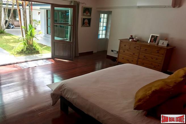 Loch Palm Cove | Large Courtyard Design Three Bedroom Pool Villa for Rent