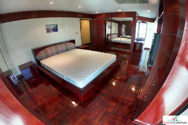 Baan Somthavil | Extra Large Three Bedroom for Rent with Views of Lumpini Park and Royal Bangkok Sport Club in Ratchadamri-8