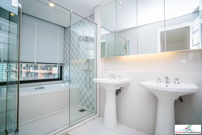 Aguston Sukhumvit 22 | Charming Deluxe Two Bedroom Condo with Extras and Pets Allowed in Phrom Phong-6