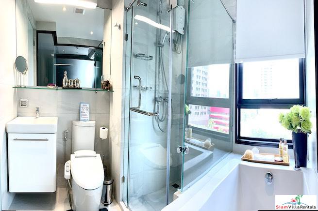RHYTHM Ekkamai | Large Modern Two Bedroom Corner for Rent in New Condo-15