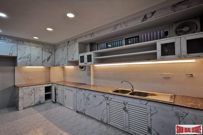 Three Storey Six Bedroom Home for Sale in an Excellent Sathupradit-Rama 3 Location-4