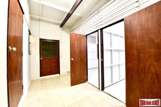 Three Bedroom Stand Alone House for Rent Five Minutes from BTS Thong Lo - Pet Friendly & Large Garden!-2