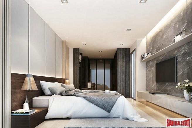 Secure Estate of Luxury Town Homes in Construction at Sukumvit 101, Phunnawithee