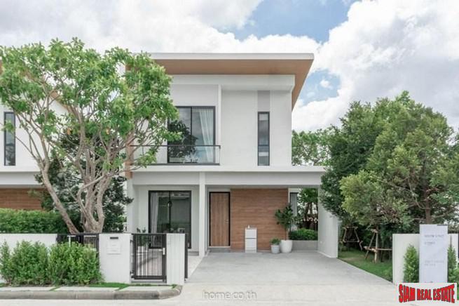 New Estate of Twin Modern Eco Homes in Construction at Bangna