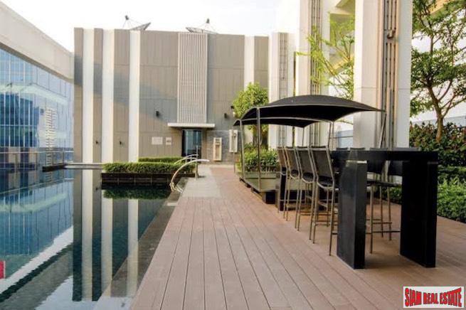 Ivy Ampio | Contemporary One Bedroom Ratchadaphisek Condo for Sale with Unblocked City Views