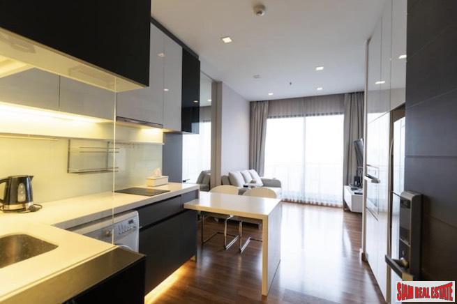 Ivy Ampio | Contemporary One Bedroom Ratchadaphisek Condo for Sale with Unblocked City Views