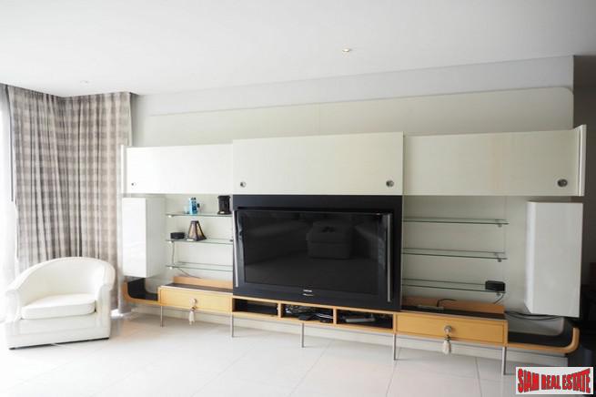 Fullerton Sukhumvit | Two Bedroom Private Corner Condo with City Views for Sale in Thong Lo - Pet Friendly!