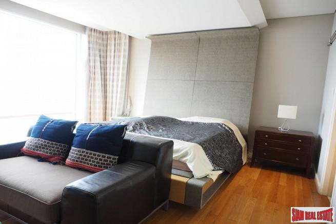 Fullerton Sukhumvit | Two Bedroom Private Corner Condo with City Views for Sale in Thong Lo - Pet Friendly!