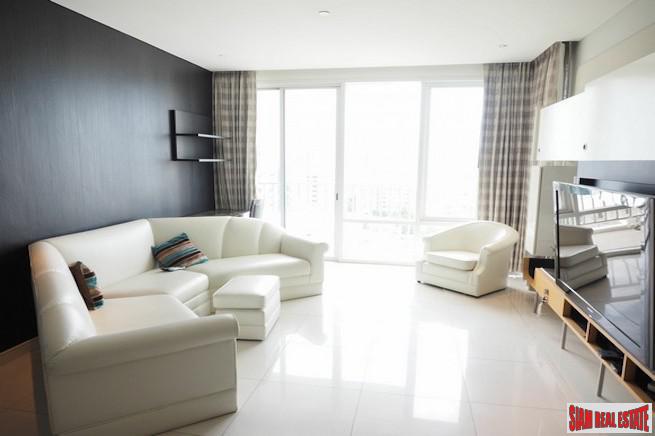 Fullerton Sukhumvit | Two Bedroom Private Corner Condo with City Views for Sale in Thong Lo - Pet Friendly!