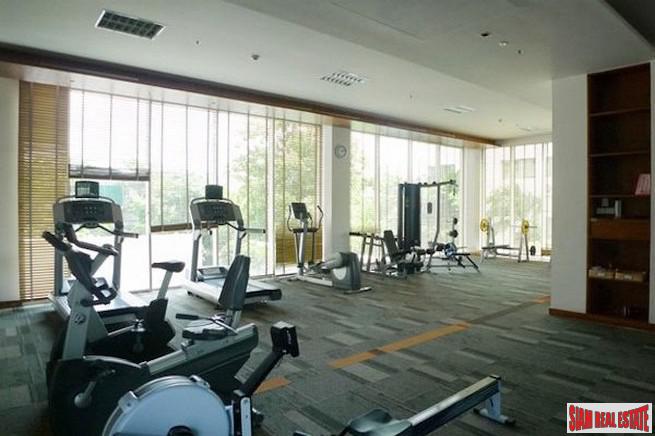 The Lofts Yennakart | Urgent Sale - Two Bedroom Condo with Excellent Facilities for Sale in Chong Nonsi