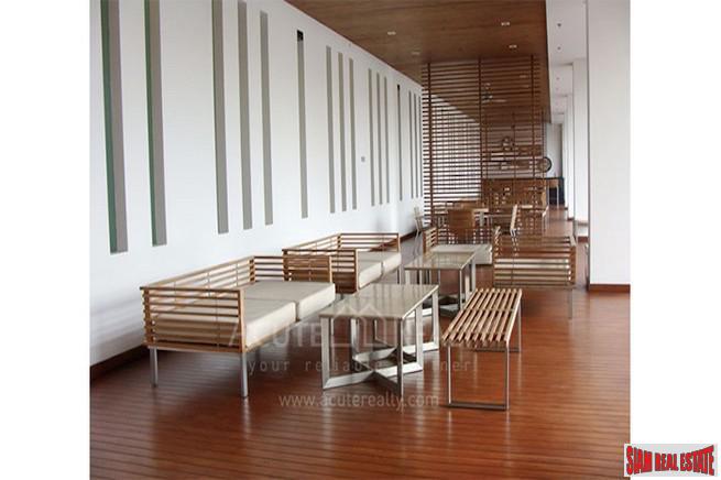 The Lofts Yennakart | Urgent Sale - Two Bedroom Condo with Excellent Facilities for Sale in Chong Nonsi
