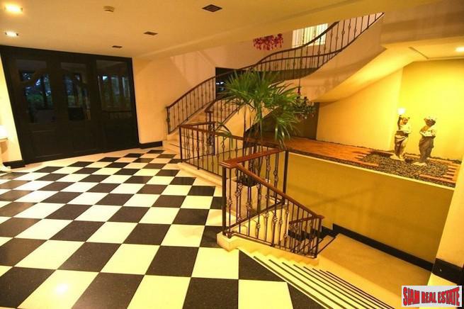 Baxtor Condominium | Unique One Bedroom Ari Penthouse Condo for Sale in a Pet Friendly Building