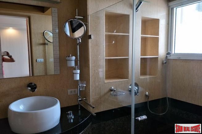 Avenue 61 Condominium | Spacious Contemporary Two Bedroom Low Rise Condo for Sale in a Quiet Area of Thonglor