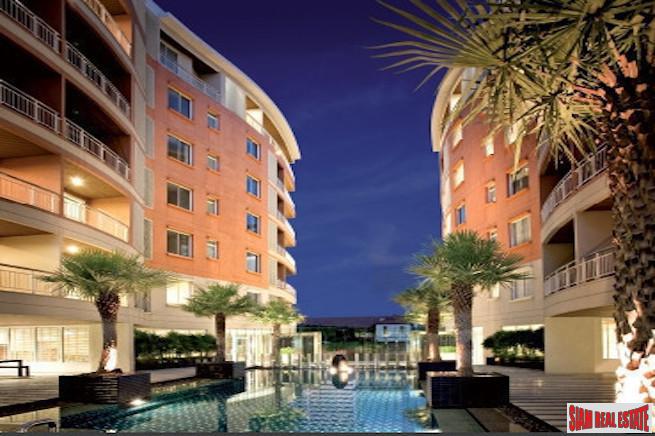 The Rise Sukhumvit 39 | Two Bedroom with Pool View in a Phrom Phong Low Rise Condo-2