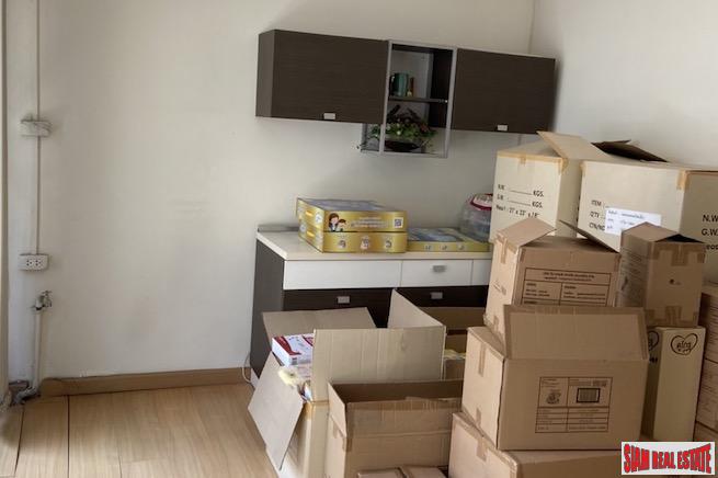 Spacious Three Bedroom, Three Storey House for Rent only 800 Meters from BTS Ekkamai-7