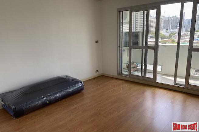 Baan Sukhumvit 36 | Large Two Bedroom Condo for Rent in Thong Lo with Unblocked City Views