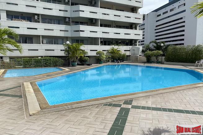 Baan Sukhumvit 36 | Large Two Bedroom Condo for Rent in Thong Lo with Unblocked City Views